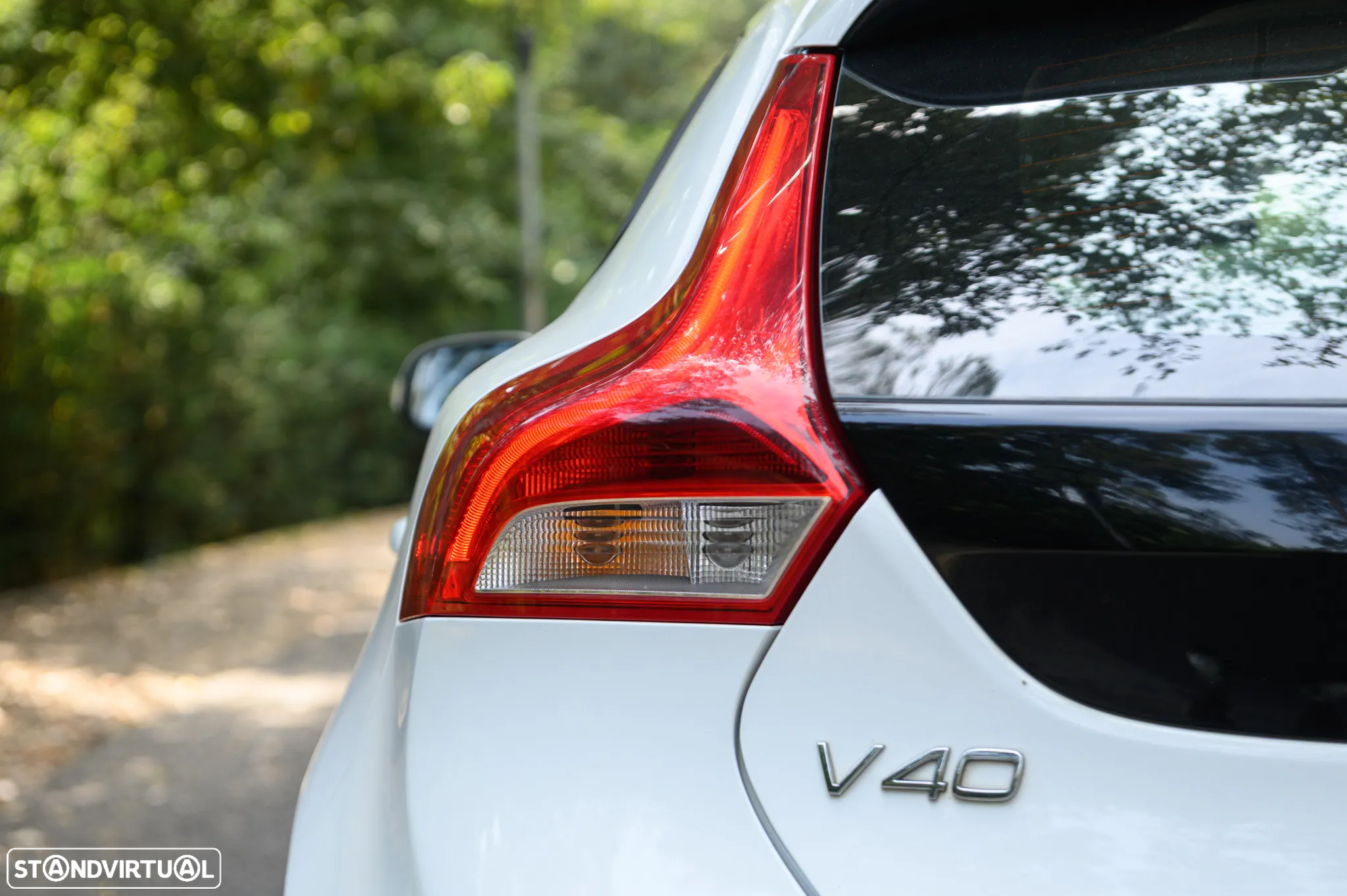 Volvo V40 Cross Country 2.0 D2 Summum - 10