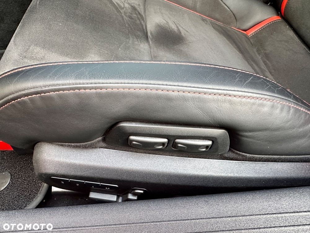 Mercedes-Benz AMG GT - 13