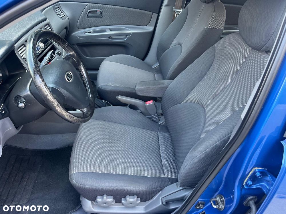 Kia Rio - 6