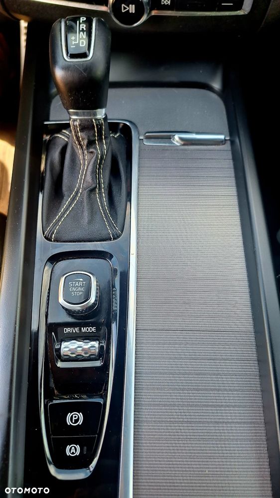 Volvo XC 60 T5 GPF AWD R-Design - 15