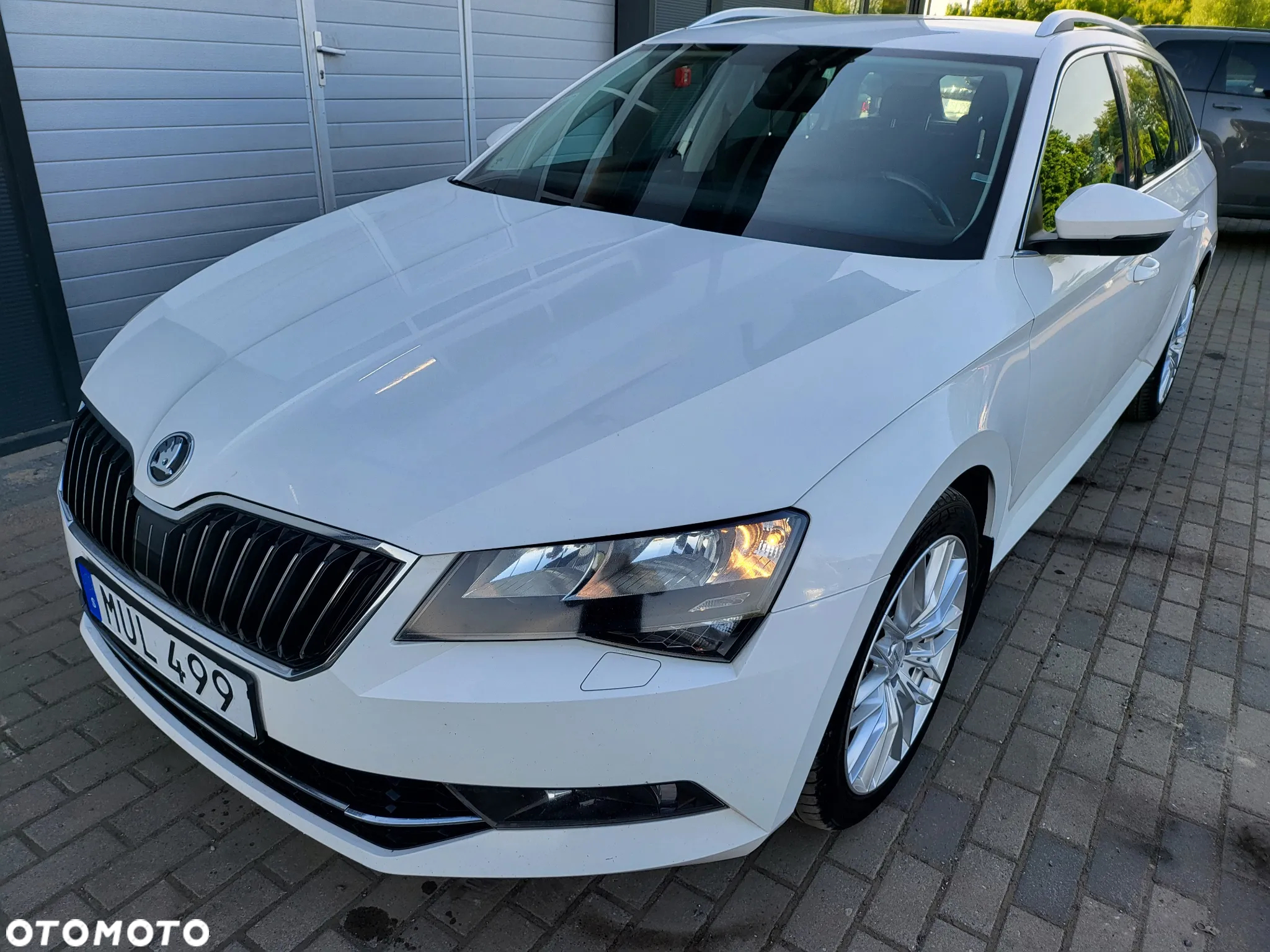 Skoda Superb Combi 2.0 TDI DSG Ambition - 7