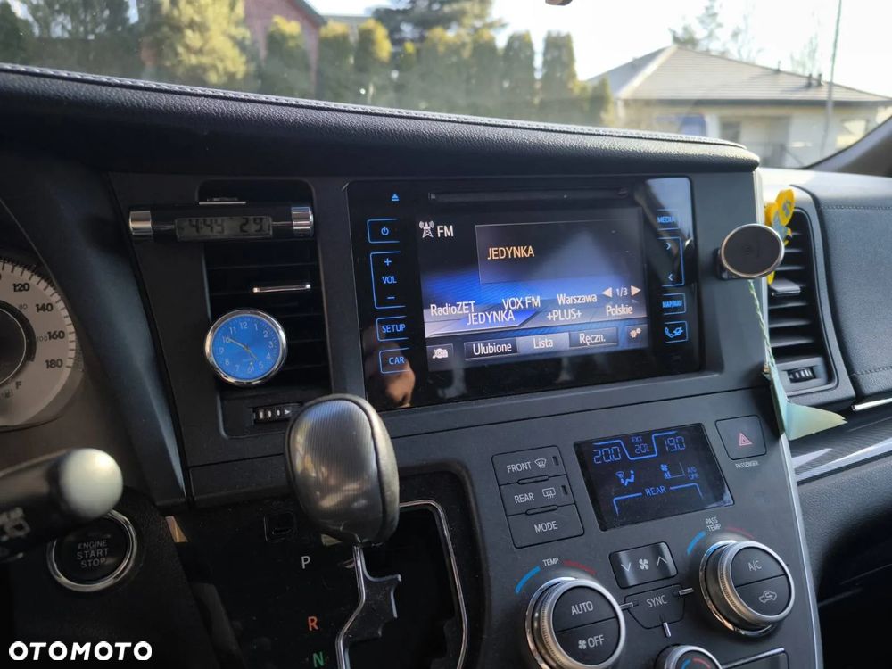 Toyota Sienna 3.5 V6 SE - 4