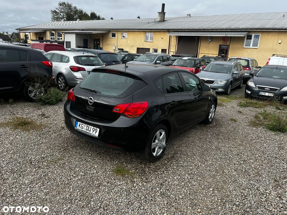 Opel Astra 1.6 Design Edition - 4