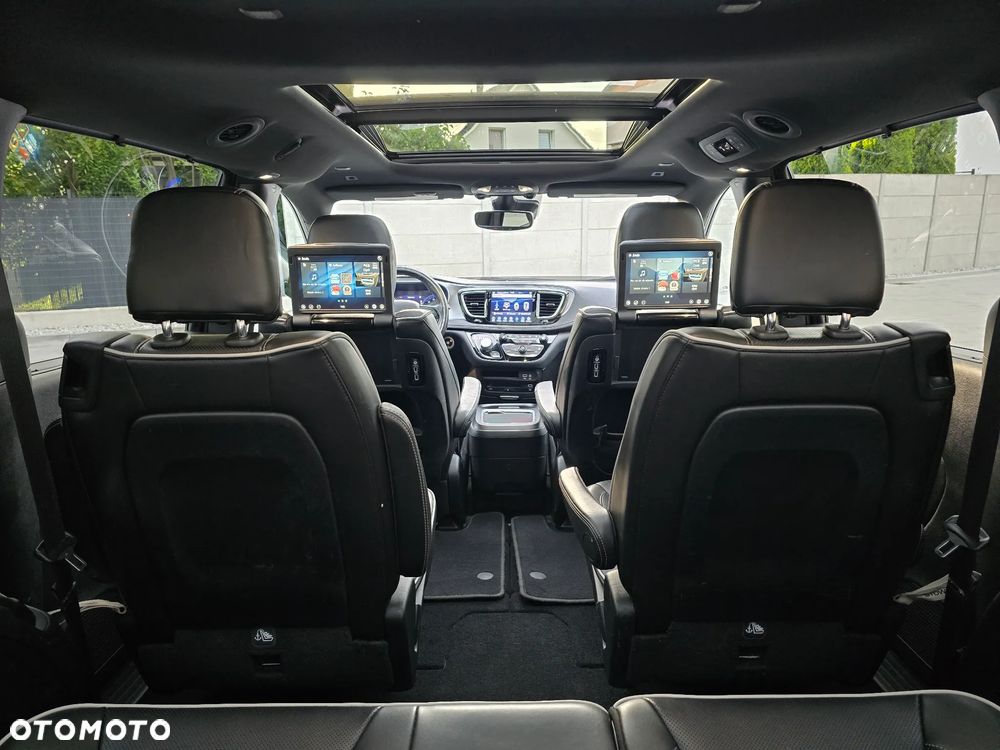 Chrysler Pacifica - 39