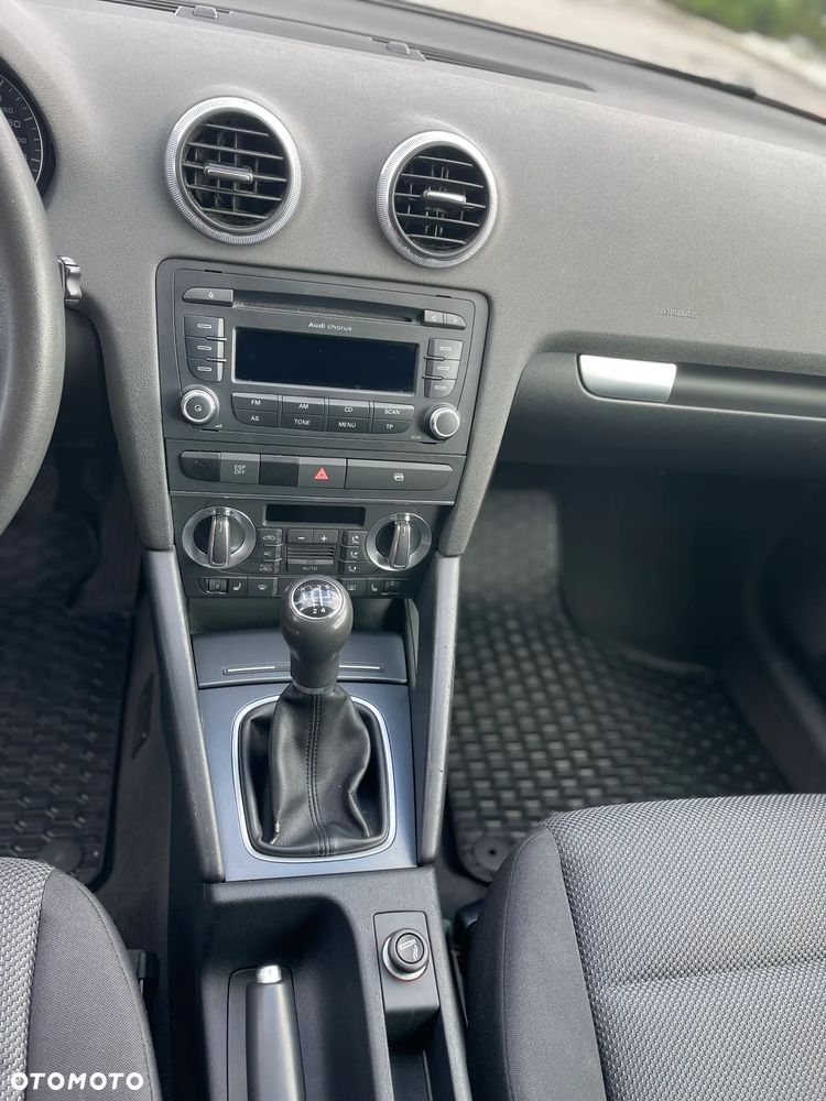 Audi A3 3-drzwiowe 1.6 Ambition - 10