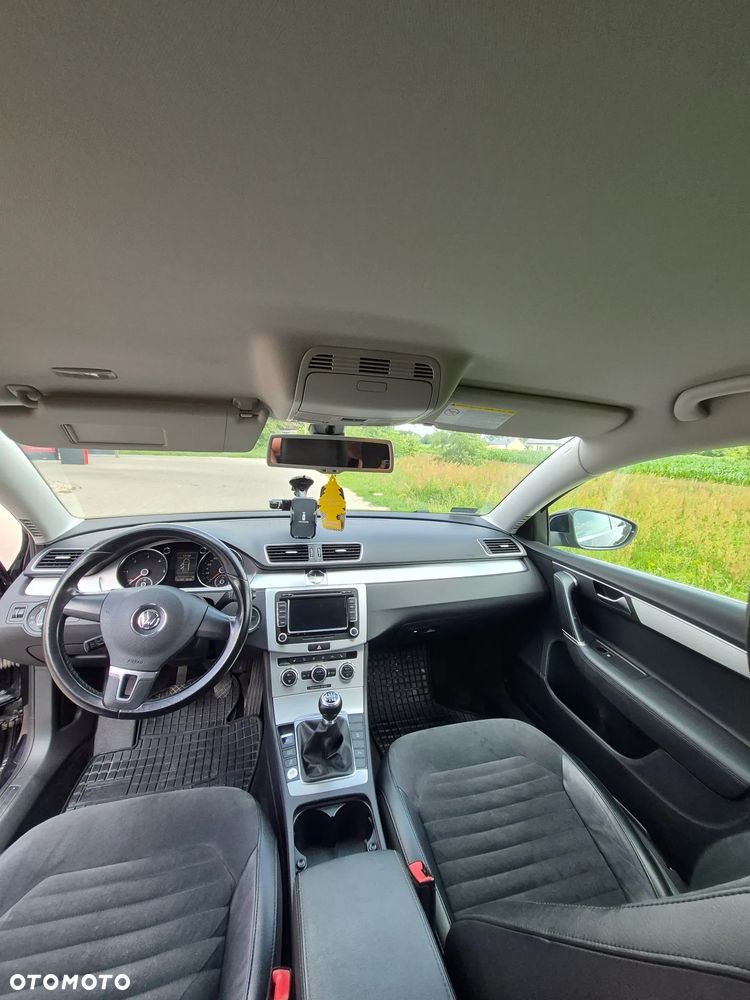 Volkswagen Passat 2.0 TDI Comfortline - 7