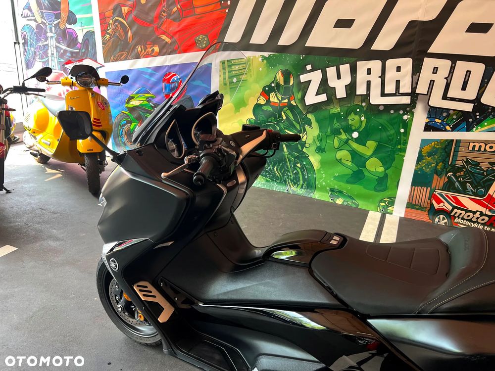 Yamaha Tmax - 22