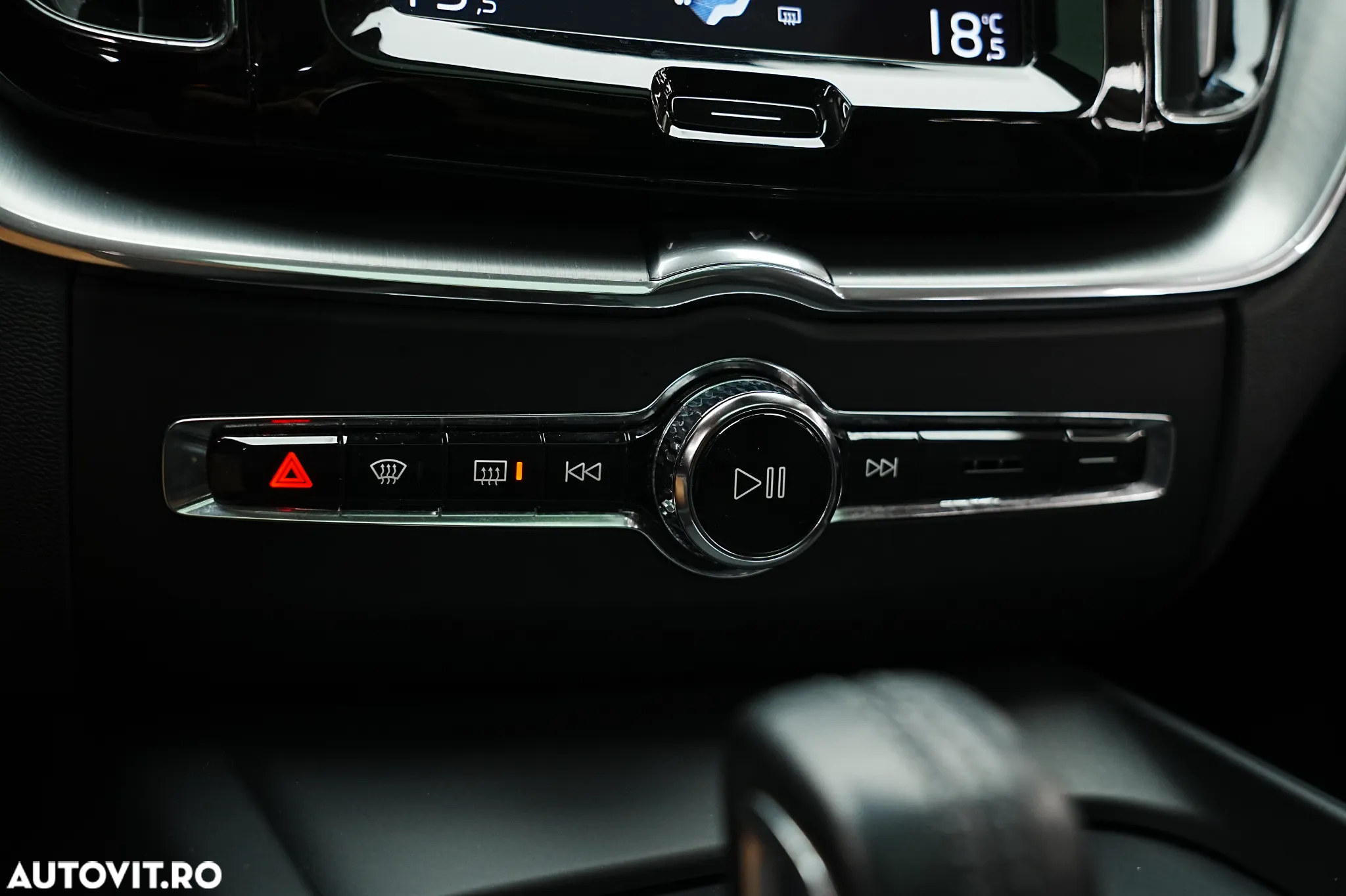 Volvo XC 60 T8 Twin Engine AWD Geartronic Momentum - 38