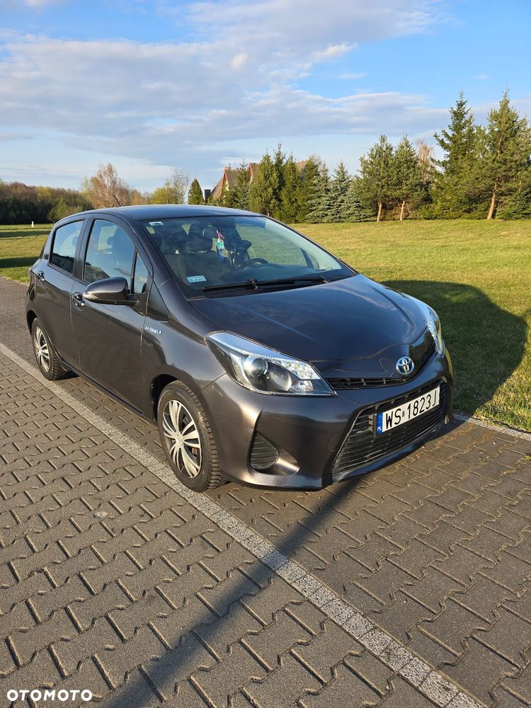 Toyota Yaris Hybrid 100 Premium - 6