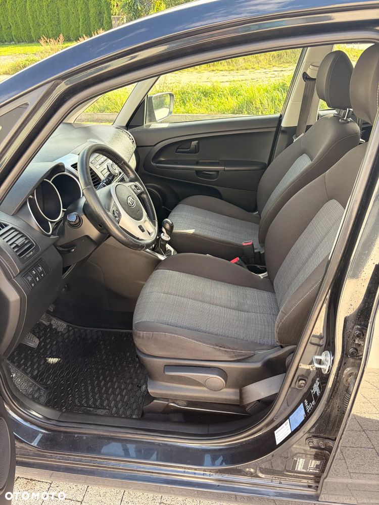 Kia Venga 1.4 CRDi M - 10