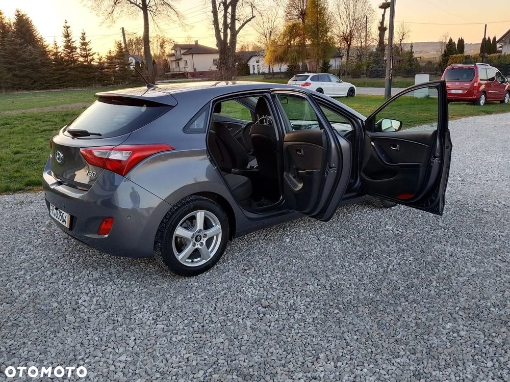 Hyundai i30 blue 1.4 Classic Navigation - 25