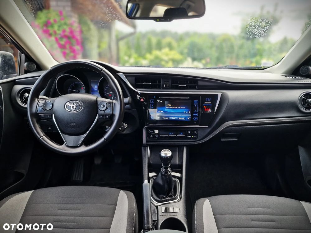 Toyota Auris 1.6 D-4D Prestige - 26
