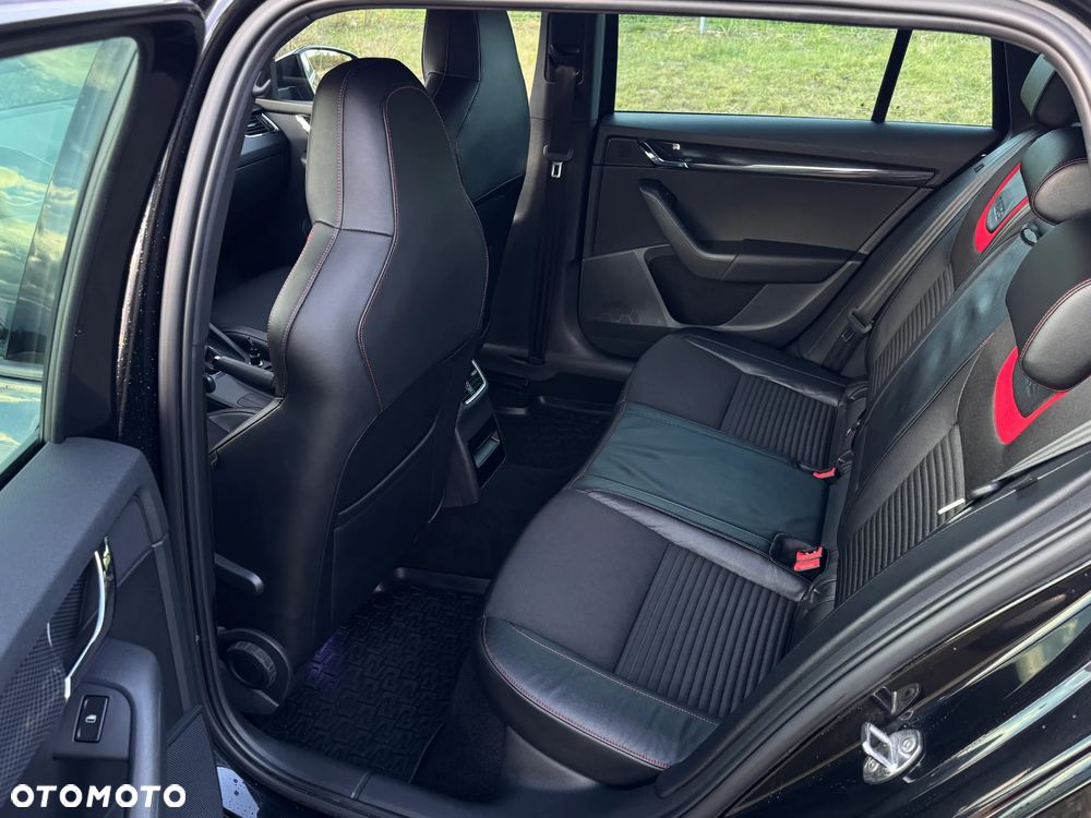 Skoda Octavia 2.0 TDI RS DSG - 14