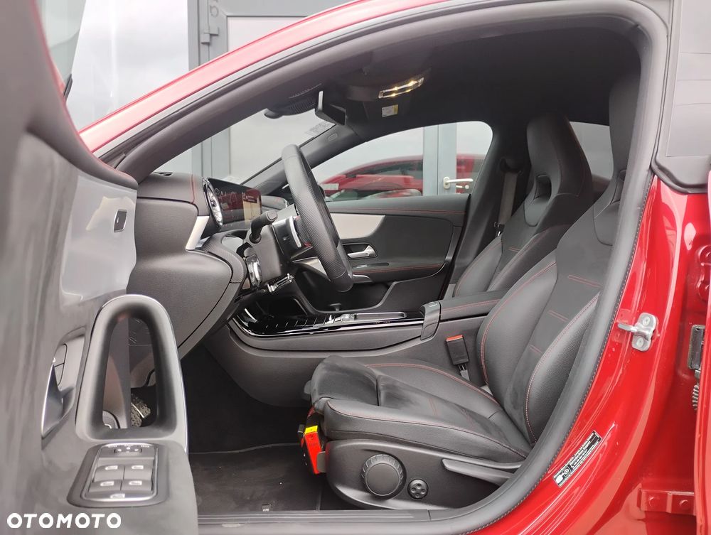 Mercedes-Benz CLA 200 AMG Line 7G-DCT - 11