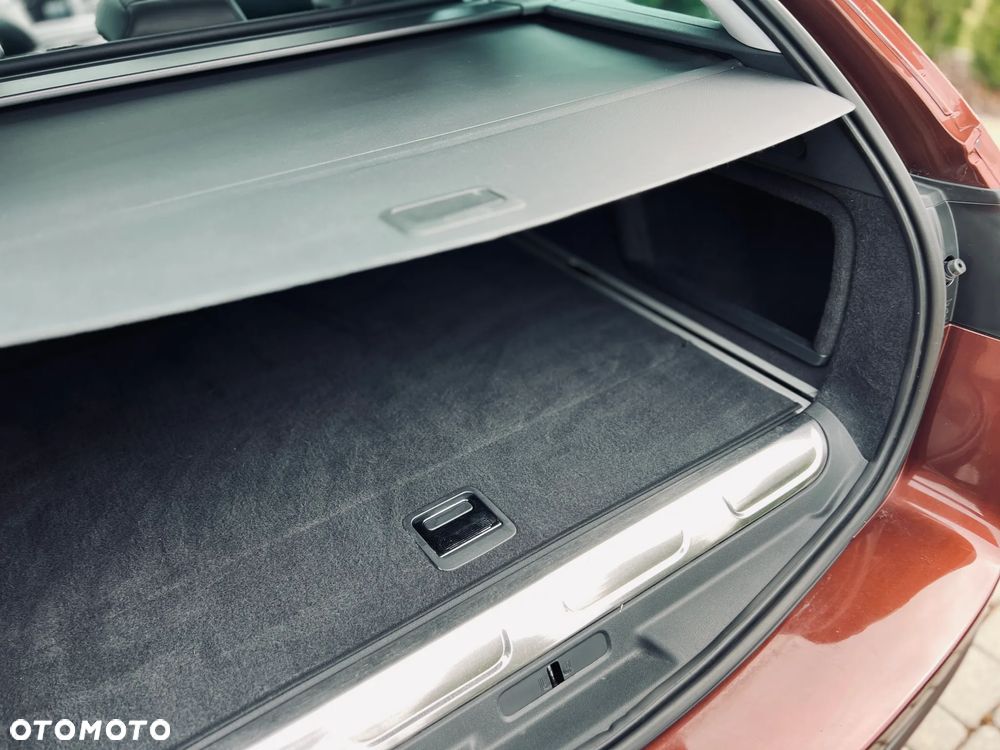 Peugeot 508 RXH Hybrid4 - 17