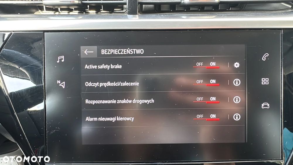 Opel Corsa 1.2 Elegance S&S - 22