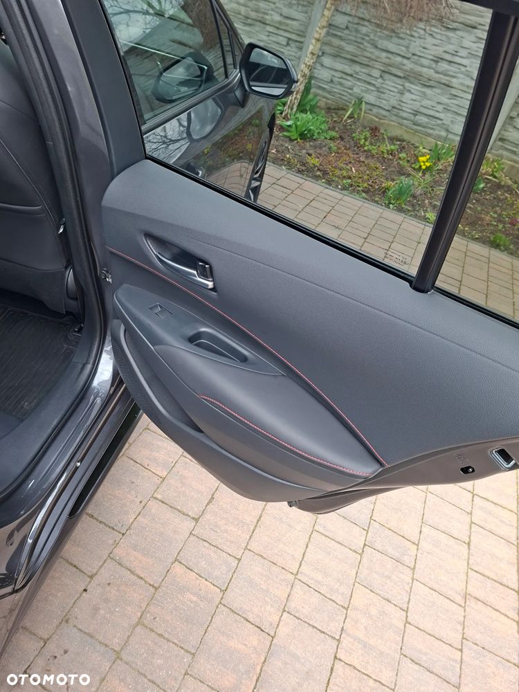 Toyota Corolla 2.0 Hybrid GR Sport - 17