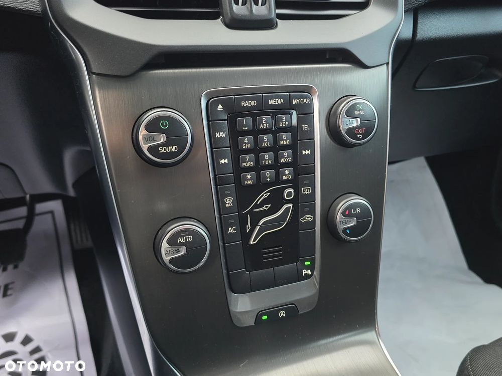 Volvo V40 D2 - 28