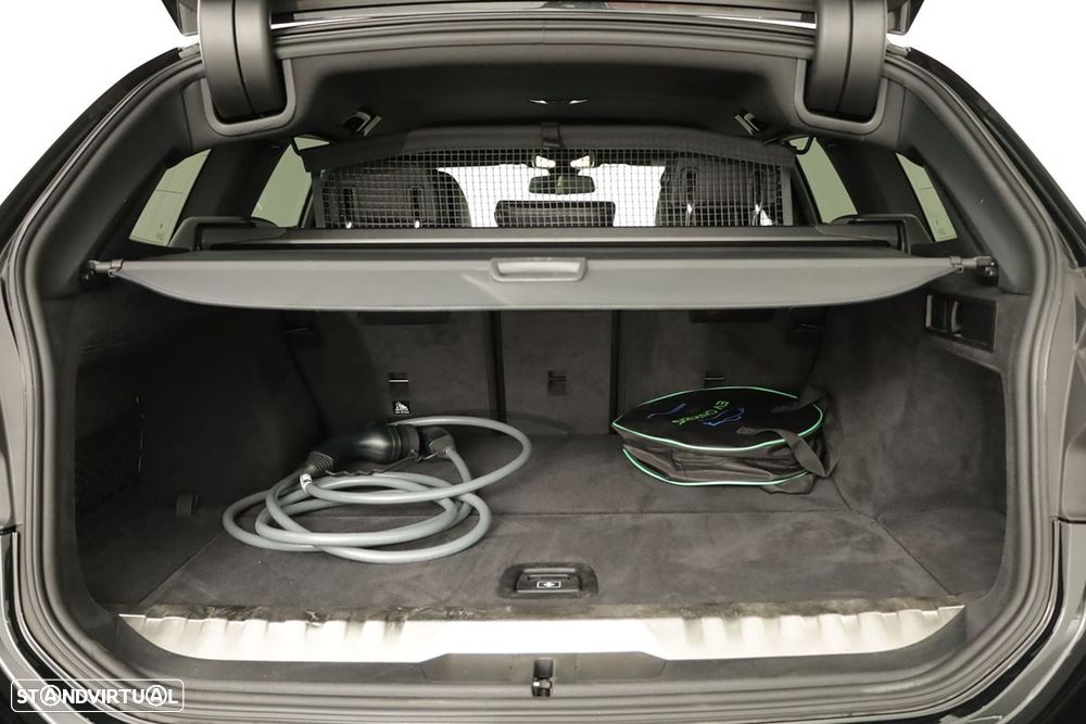 BMW 330 e Edição Desportiva M Auto - 26