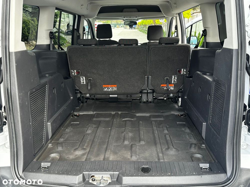Ford Tourneo Connect Grand - 14