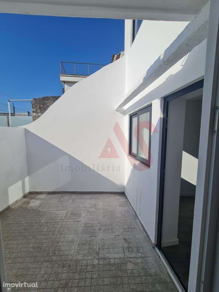 Moradia Bi-Familiar  T2 + T4 Dúplex  Azurara, Vila do Conde - Grande imagem: 3/15
