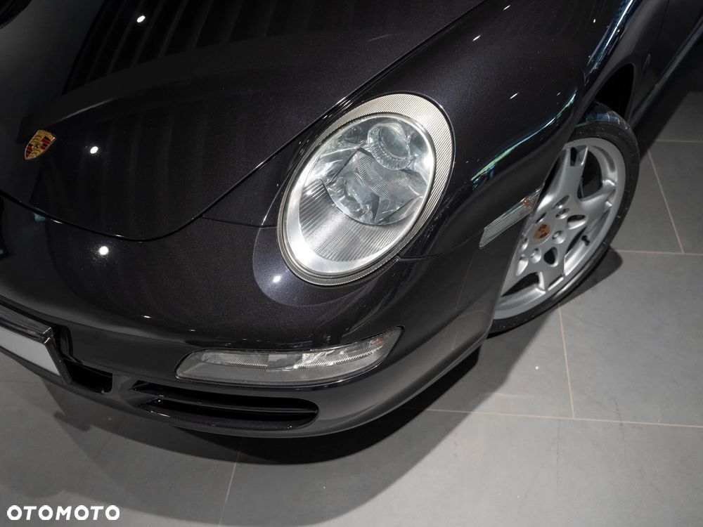 Porsche 911 Carrera 4 Tiptronic S - 16