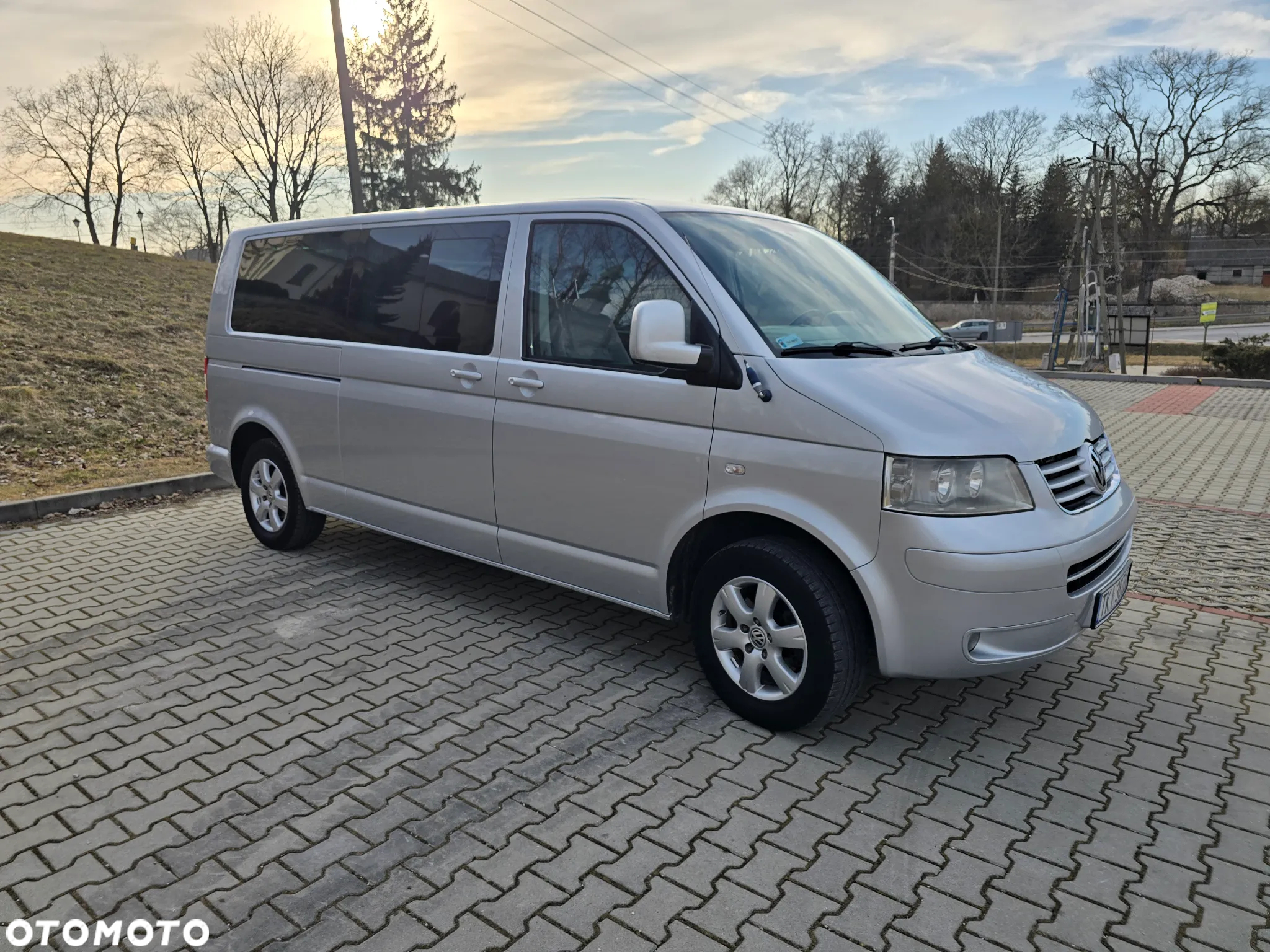 Volkswagen Caravelle - 20