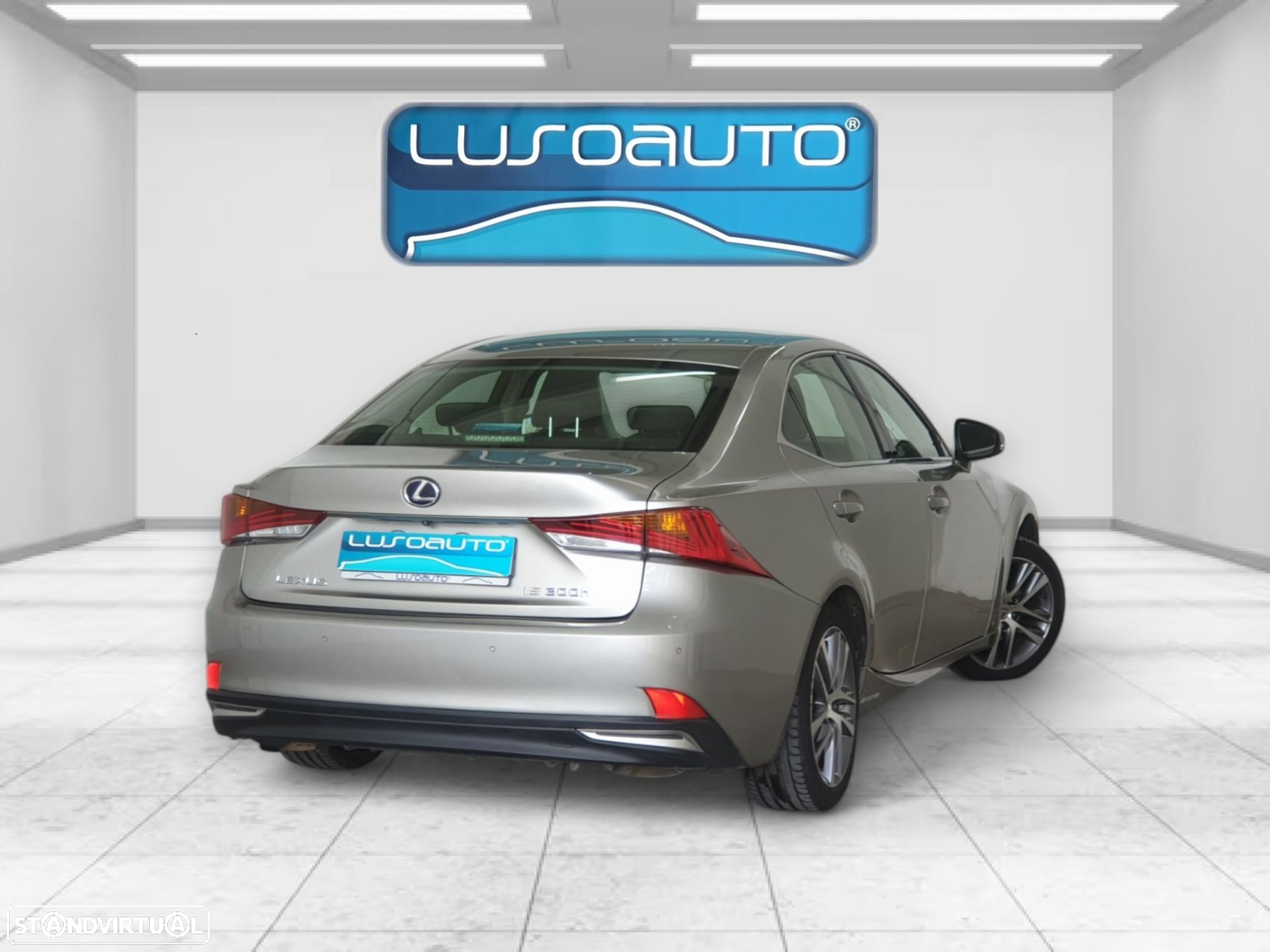 Lexus IS 300H Sport Edition - 7