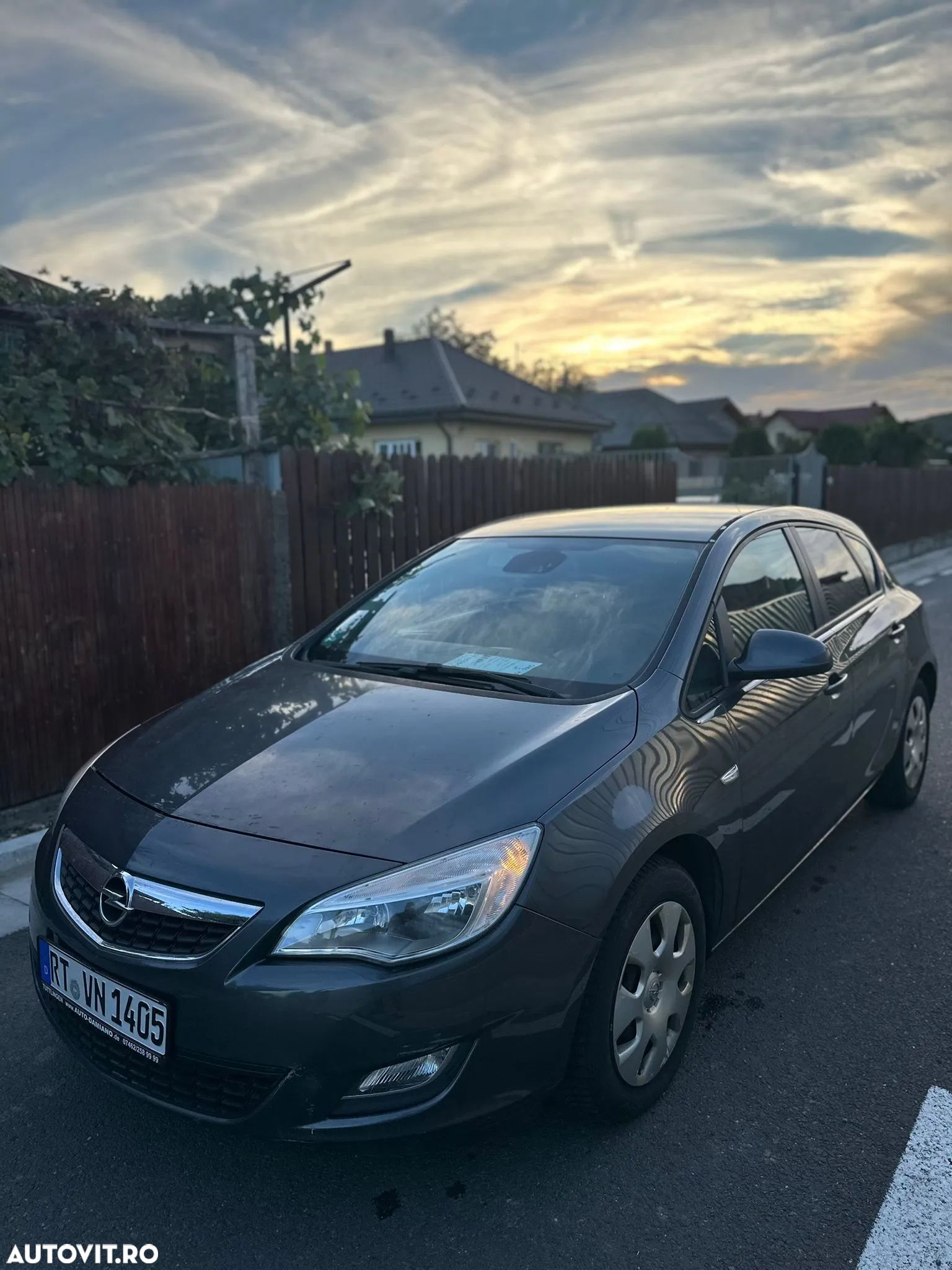 Opel Astra 1.4 150 Jahre - 1