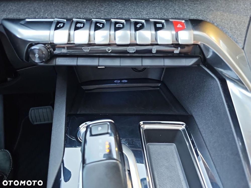 Peugeot 3008 1.2 PureTech GPF Allure S&S EAT8 - 18