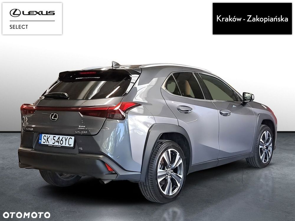 Lexus UX - 10