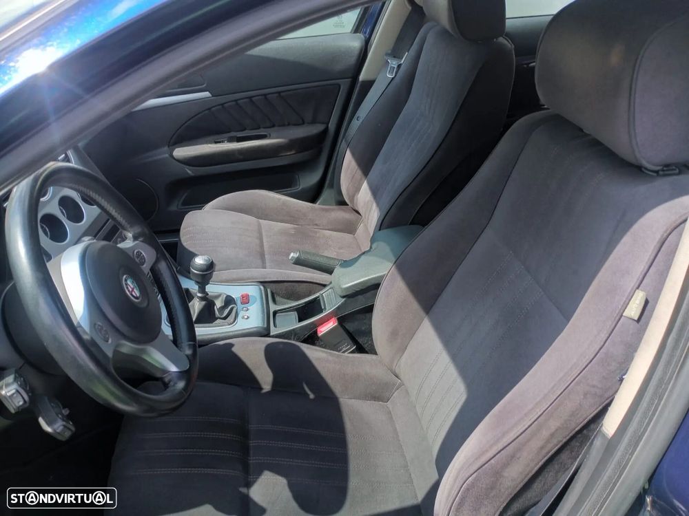 Alfa Romeo 159 1.9 JTDM 16V Sportiva - 11