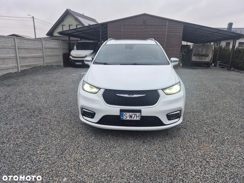 Chrysler Pacifica - 2