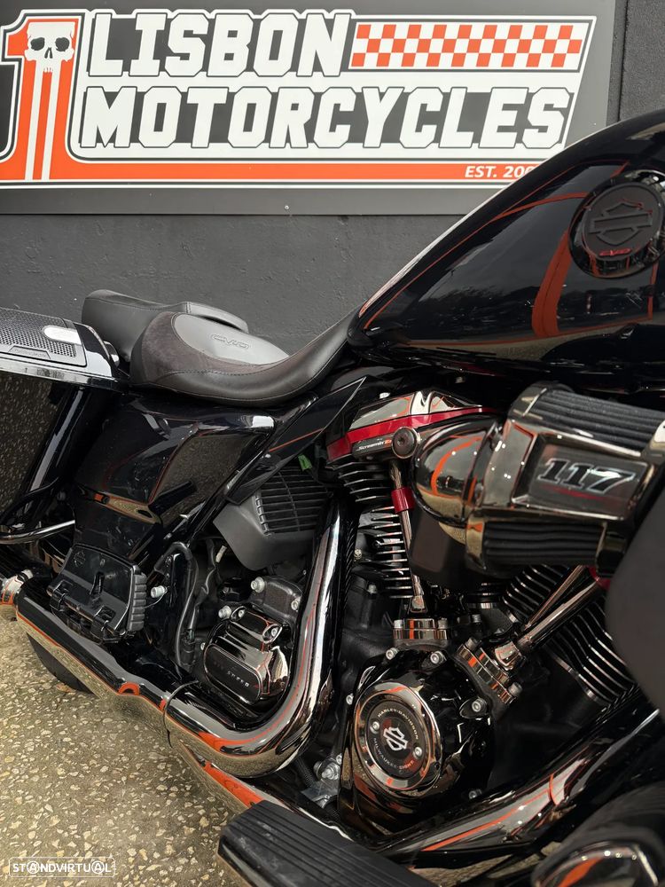 Harley-Davidson FLHXS CVO - 5