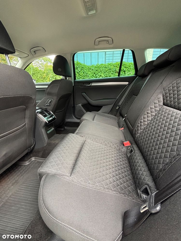 Skoda Superb 2.0 TDI Style DSG - 9