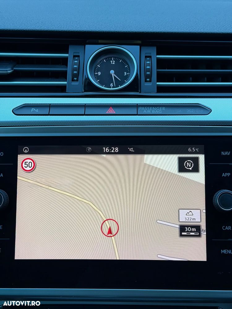 Volkswagen Passat 2.0 TDI SCR DSG Trendline - 27