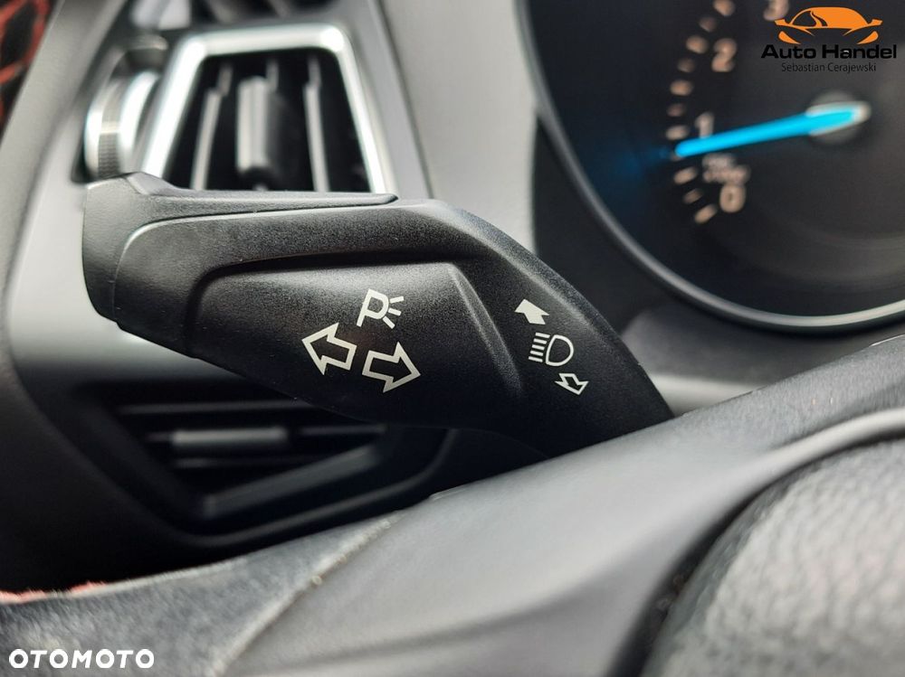 Ford Kuga 1.5 EcoBoost 2x4 ST-Line - 19