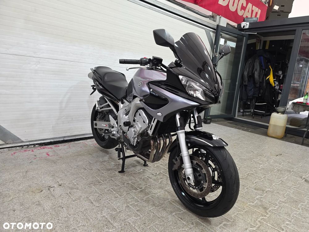 Yamaha FZ - 4