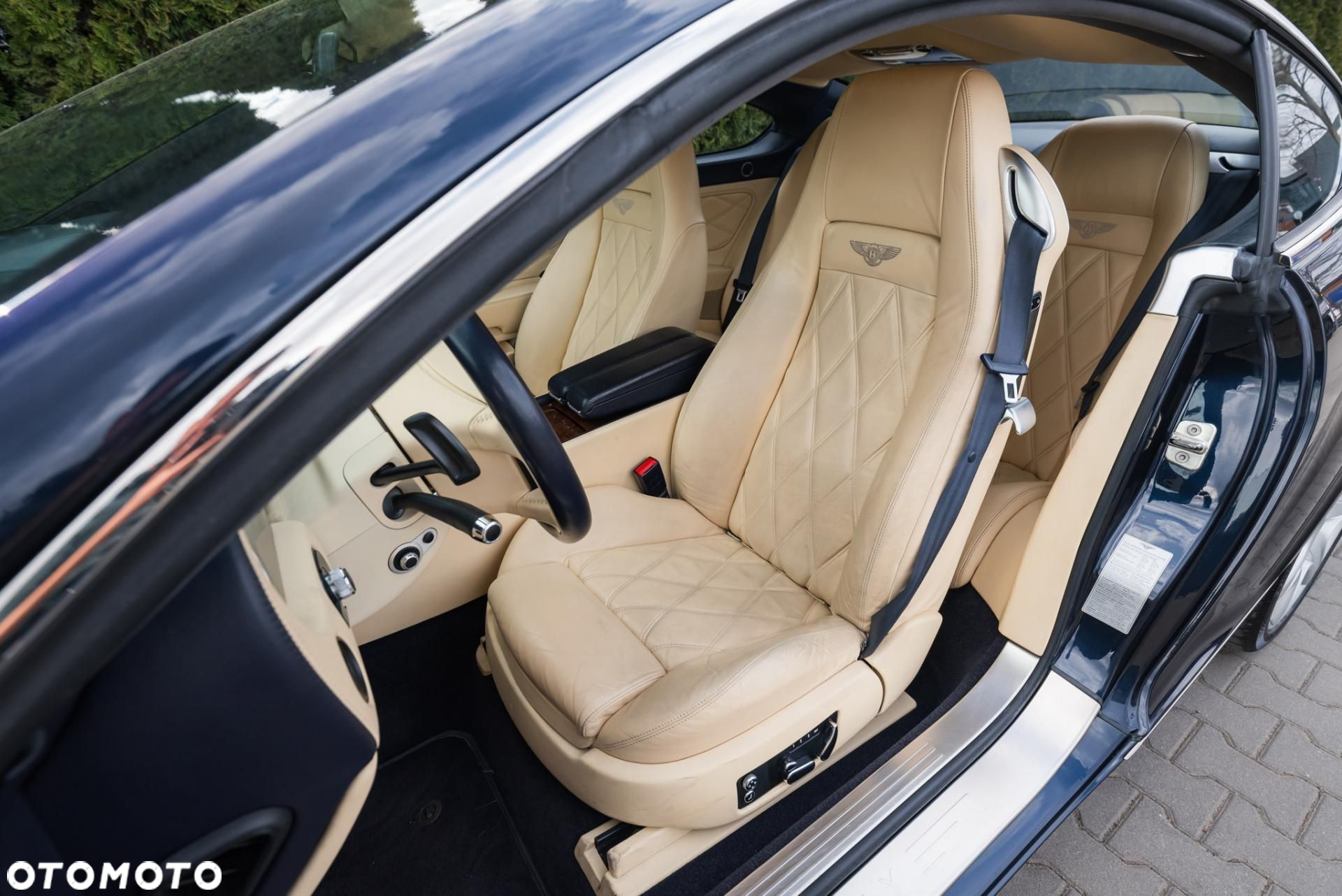 Bentley Continental GT - 12
