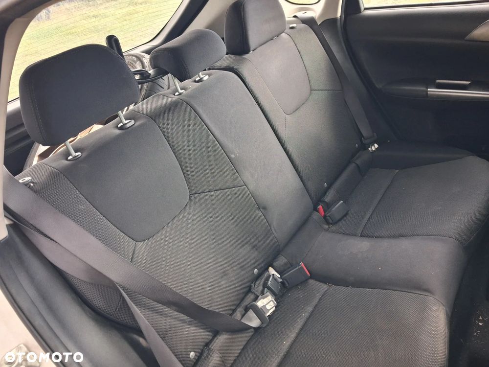 Subaru Impreza 2.0D Exclusive - 11