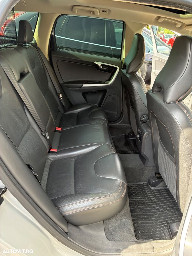 Volvo XC 60 D5AWD Ocean Race - 7