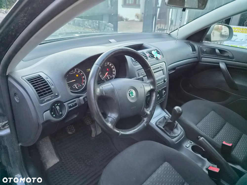 Skoda Octavia 2009 photo 4
