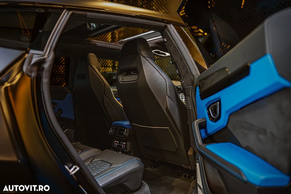 Lamborghini URUS Standard - 18