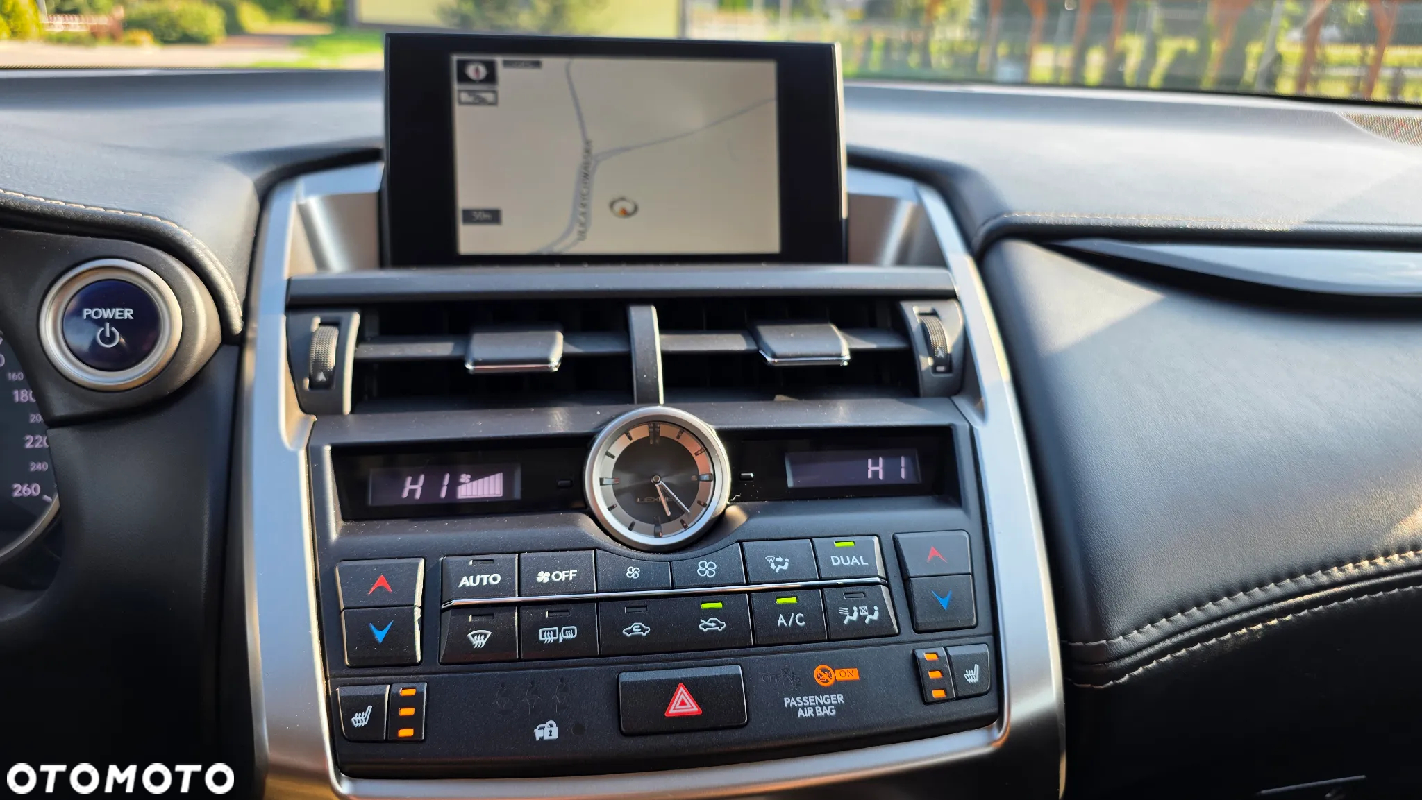 Lexus NX 300h Elite 2WD - 22