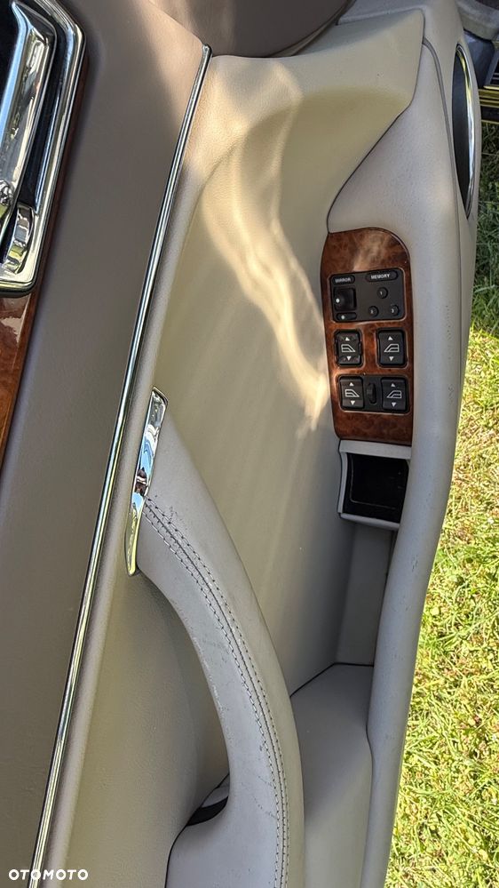 Jaguar Daimler Double Six - 13