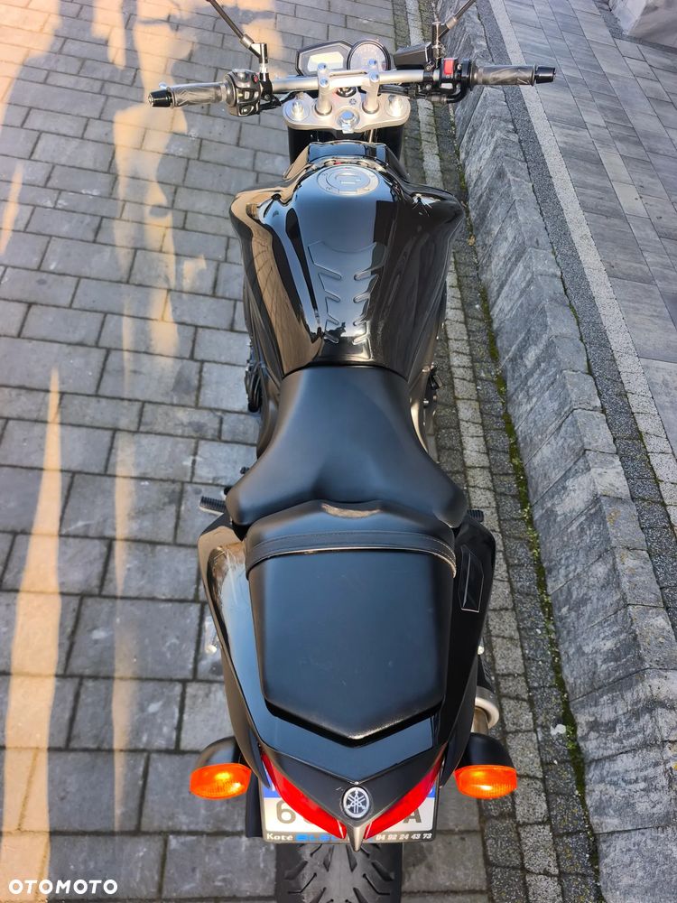 Yamaha FZ - 24
