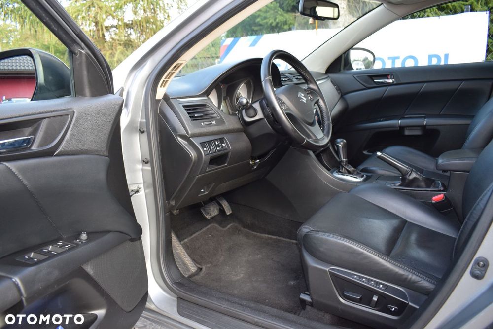 Suzuki Kizashi 2.4 Sport 4WD CVT - 8