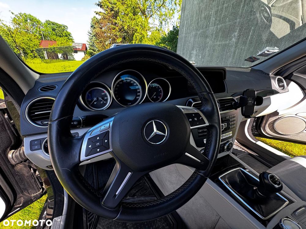 Mercedes-Benz C-Class 2013 photo 2
