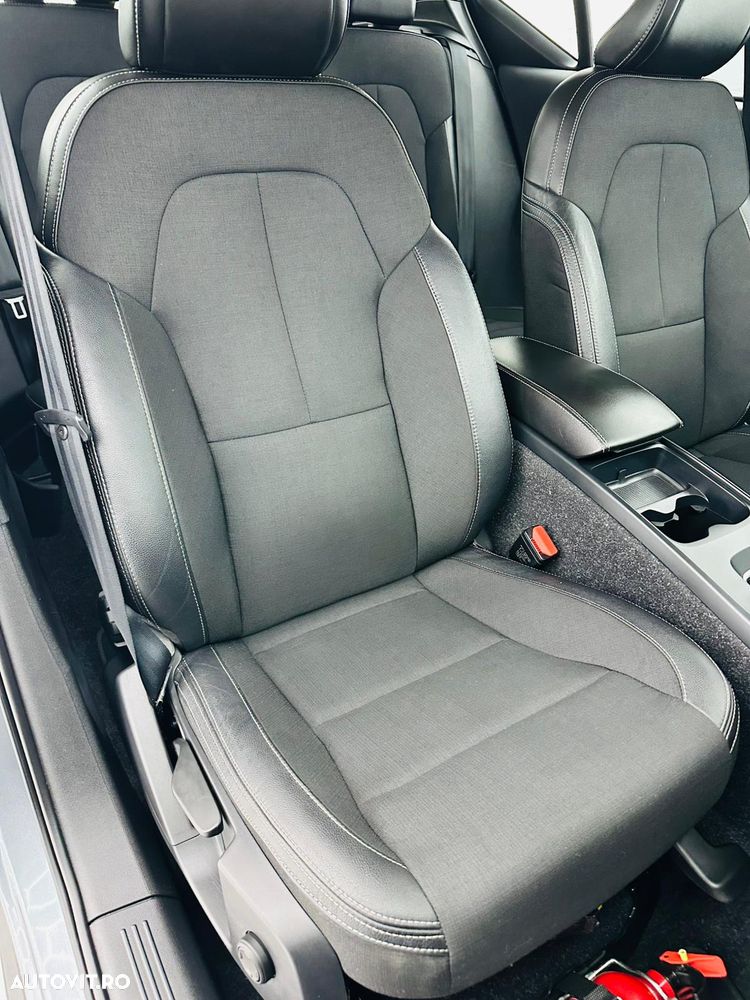 Volvo XC 40 T3 Momentum - 21