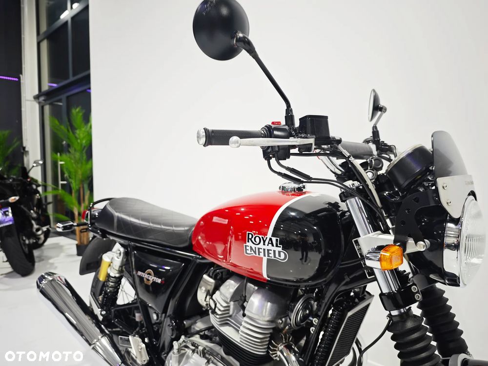 Royal Enfield Interceptor - 9